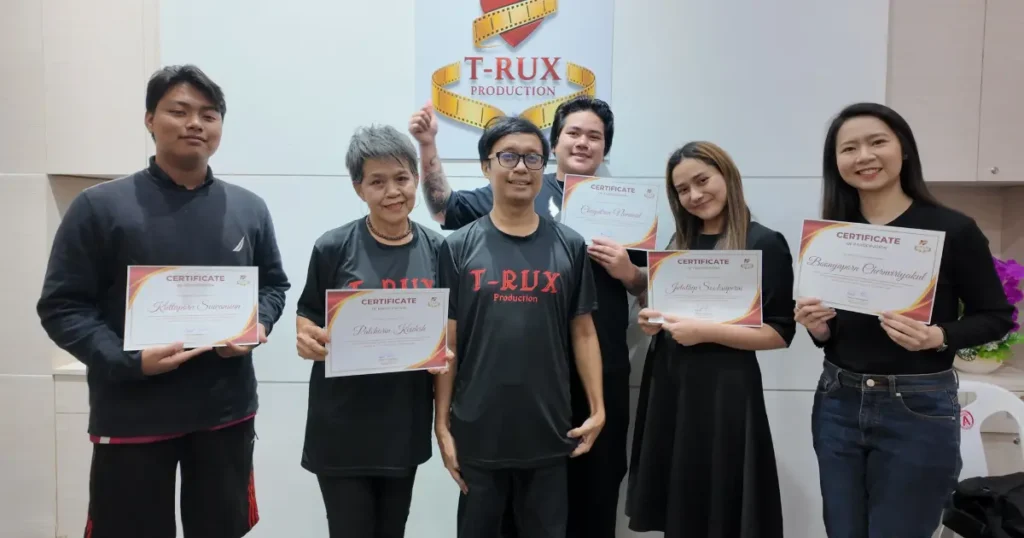 ค่ายเขียนบทภาพยนตร์และซีรีส์ T-Rux